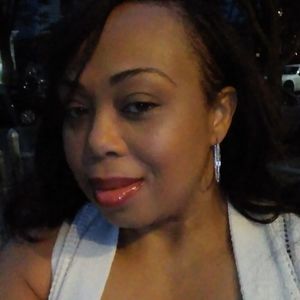 Meet your Posher, Amira